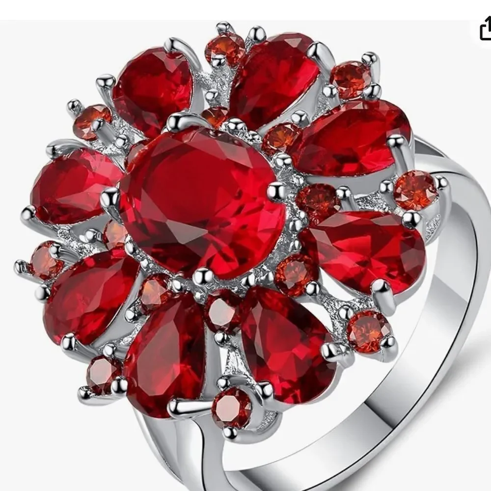 New costume cocktail ring